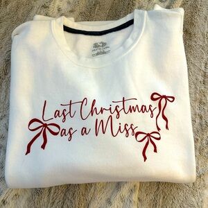 Fruit of the Loom White Shirt with Black Trim